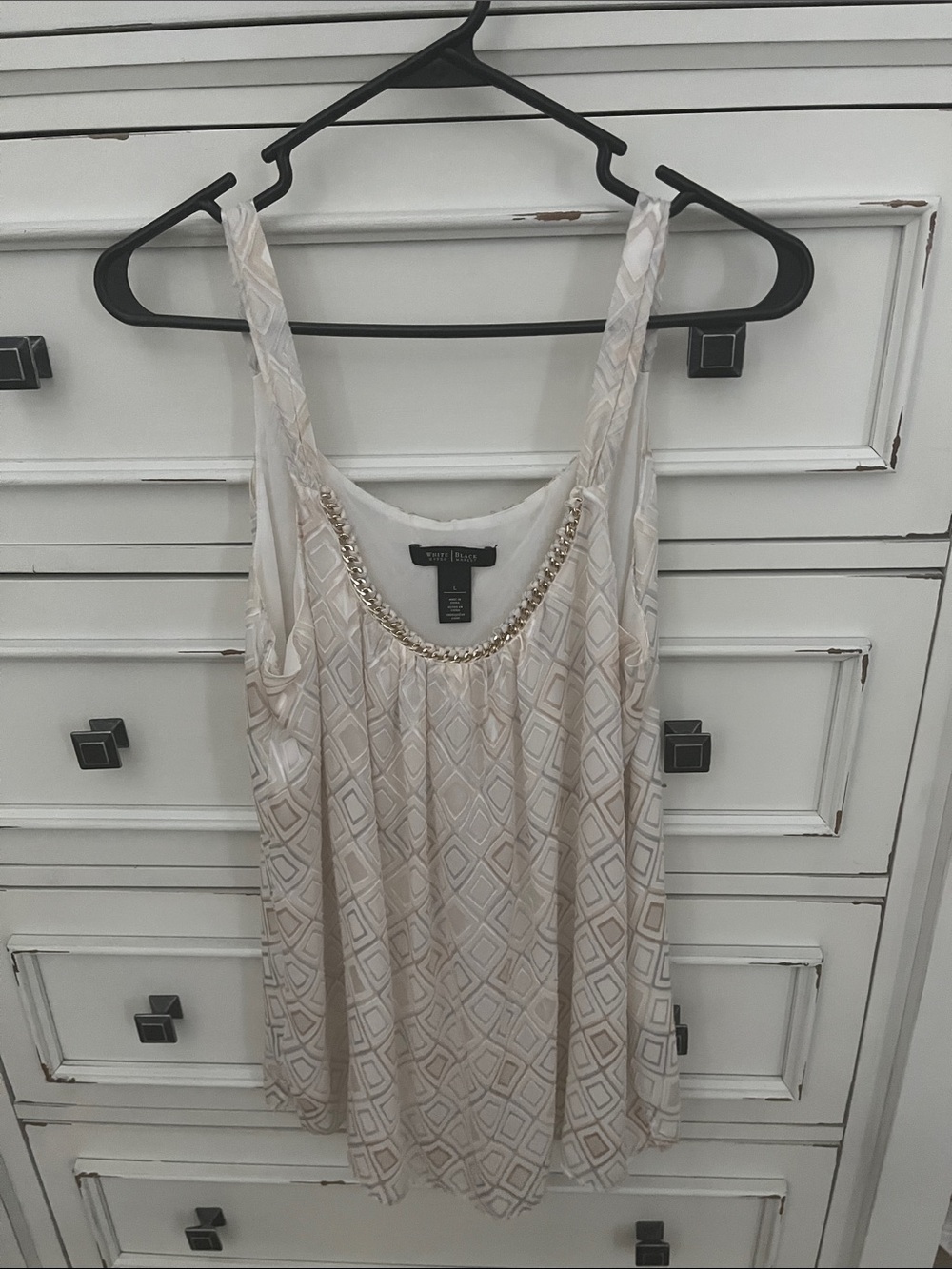 White House Black Market Cream & Beige Geometric Chain-Trim Tank